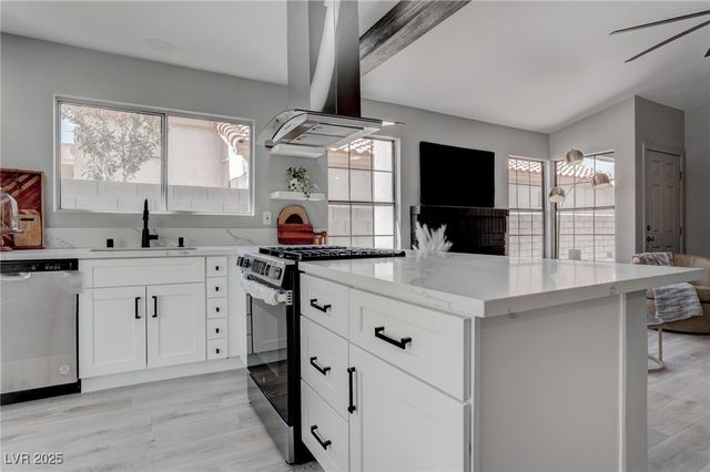 657 Thousand Oaks Drive, Las Vegas, NV 89123