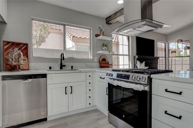 657 Thousand Oaks Drive, Las Vegas, NV 89123