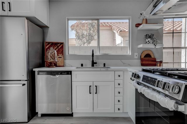 657 Thousand Oaks Drive, Las Vegas, NV 89123