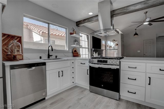 657 Thousand Oaks Drive, Las Vegas, NV 89123