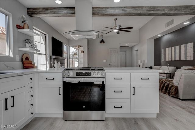 657 Thousand Oaks Drive, Las Vegas, NV 89123