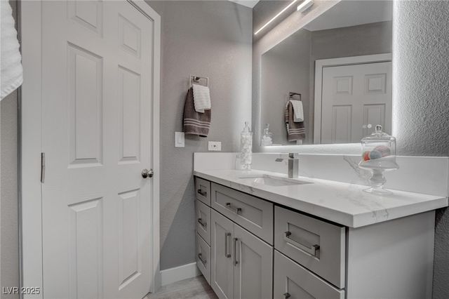 657 Thousand Oaks Drive, Las Vegas, NV 89123