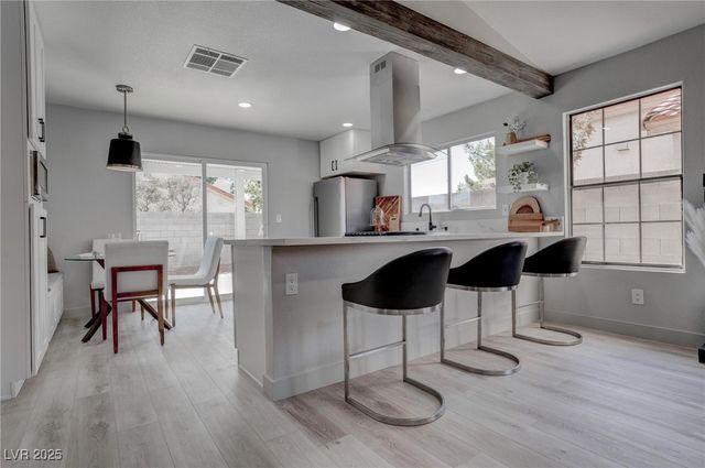 657 Thousand Oaks Drive, Las Vegas, NV 89123