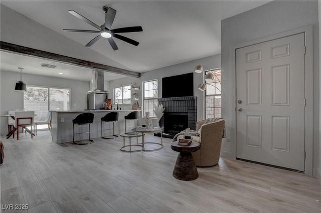 657 Thousand Oaks Drive, Las Vegas, NV 89123