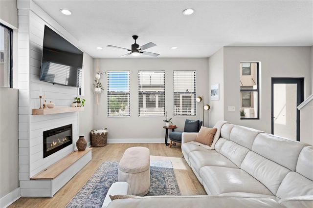 2560 12TH TERRACE N, St Petersburg, FL 33713