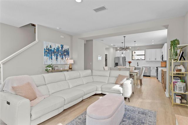 2560 12TH TERRACE N, St Petersburg, FL 33713