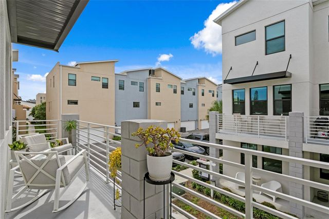 2560 12TH TERRACE N, St Petersburg, FL 33713