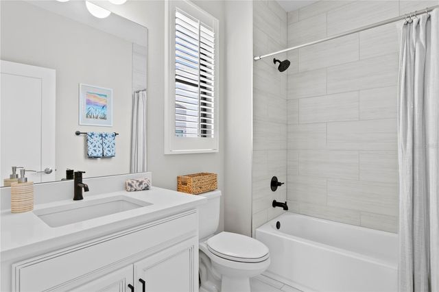 2560 12TH TERRACE N, St Petersburg, FL 33713