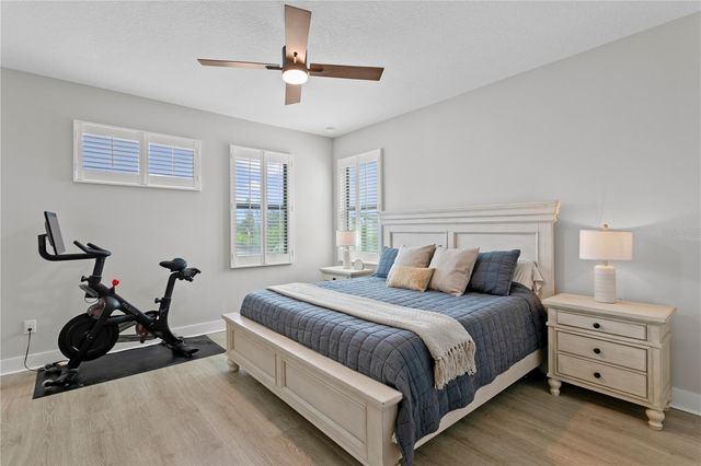 2560 12TH TERRACE N, St Petersburg, FL 33713