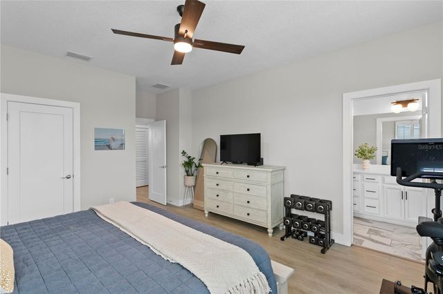 2560 12TH TERRACE N, St Petersburg, FL 33713