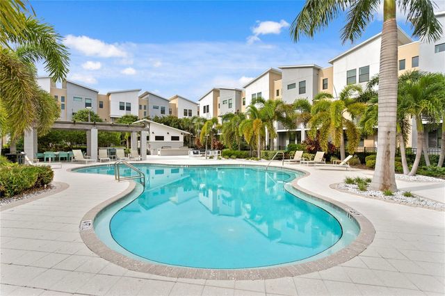 2560 12TH TERRACE N, St Petersburg, FL 33713