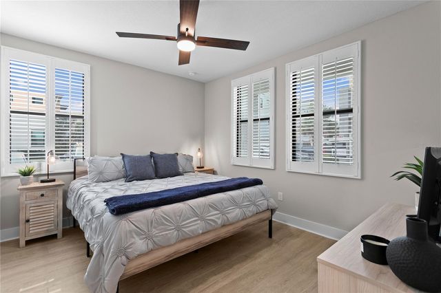 2560 12TH TERRACE N, St Petersburg, FL 33713