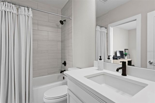 2560 12TH TERRACE N, St Petersburg, FL 33713