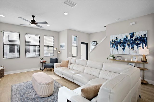 2560 12TH TERRACE N, St Petersburg, FL 33713