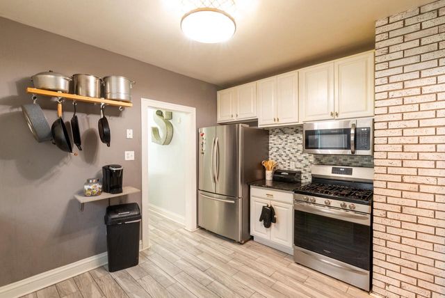 7404 23rd AVENUE, Kenosha, WI 53143