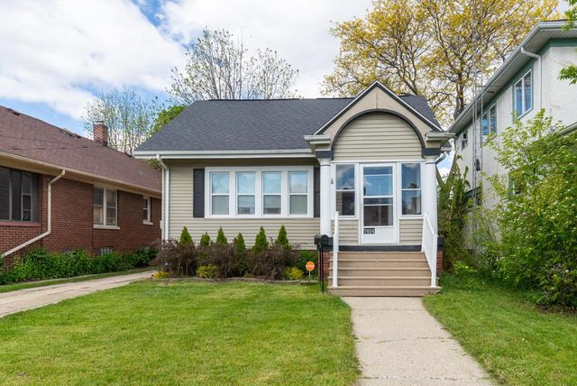 7404 23rd AVENUE, Kenosha, WI 53143