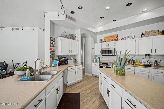 7496 S HAZELTON Lane, Tempe, AZ 85283