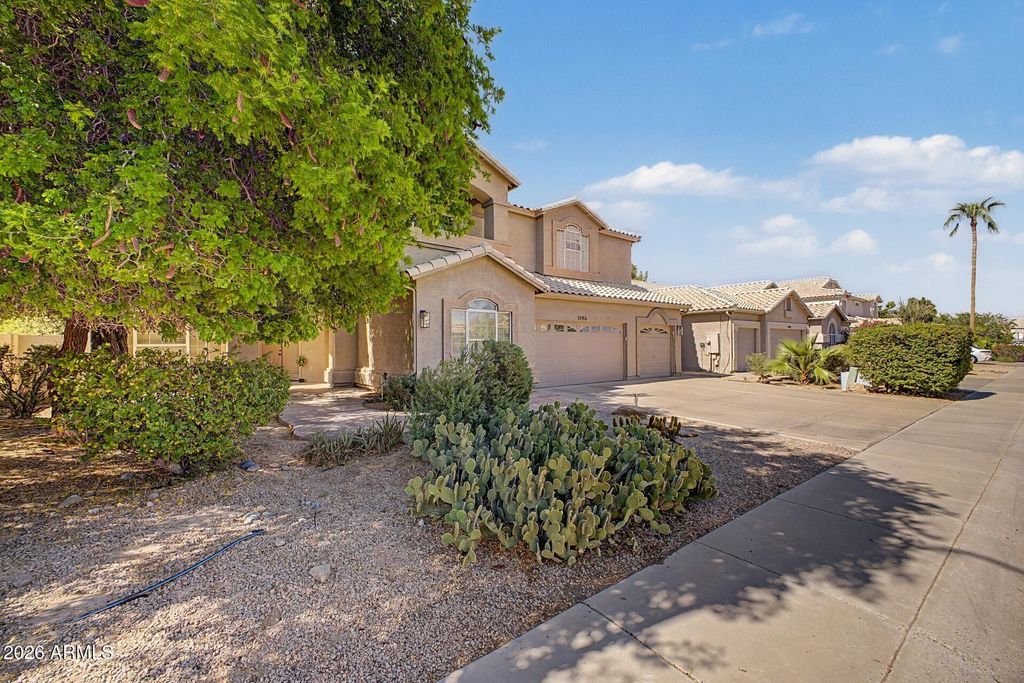 7496 S HAZELTON Lane, Tempe, AZ 85283 — photo 4