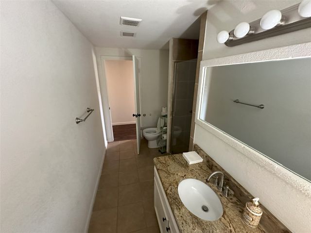 5736 Wedgmont Circle N, Fort Worth, TX 76133