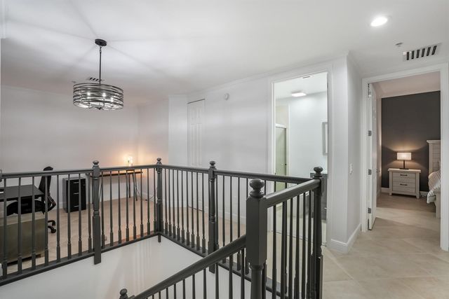 2609 NE 14th Avenue 114, Wilton Manors, FL 33334