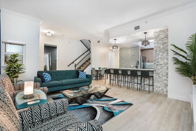 2609 NE 14th Avenue 114, Wilton Manors, FL 33334
