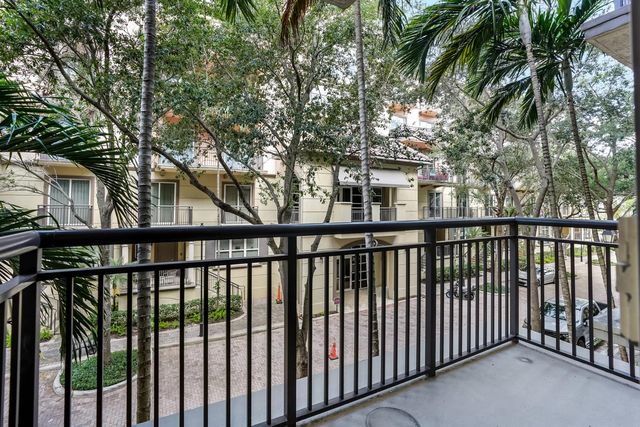 2609 NE 14th Avenue 114, Wilton Manors, FL 33334