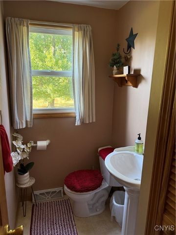 4875 Orangeport Road, Clay, NY 13029