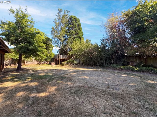 220 Ne CAMBRIDGE Cir, Corvallis, OR 97330