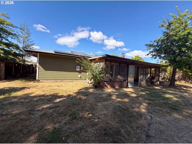 220 Ne CAMBRIDGE Cir, Corvallis, OR 97330