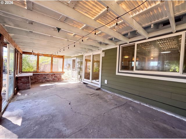 220 Ne CAMBRIDGE Cir, Corvallis, OR 97330
