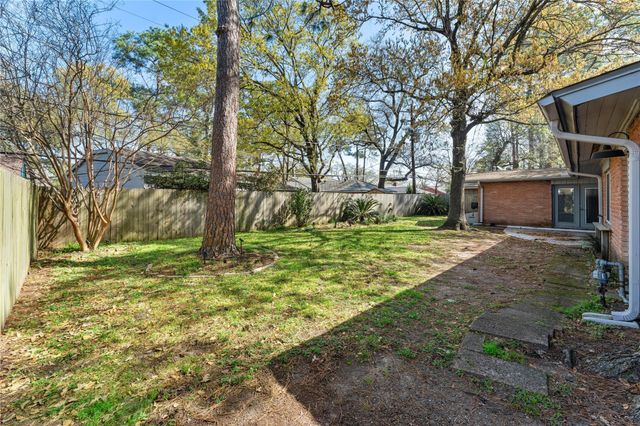 10134 Hanka Drive, Houston, TX 77043