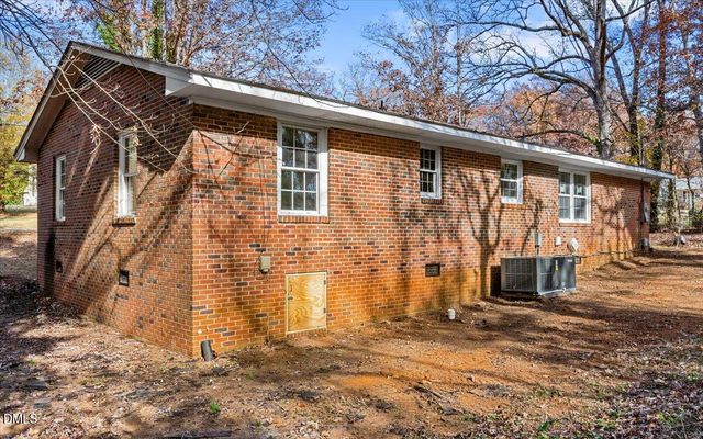 1707 N Chatham Avenue, Siler City, NC 27344