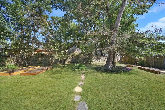 131 Kellyn Oaks Drive, Conroe, TX 77306