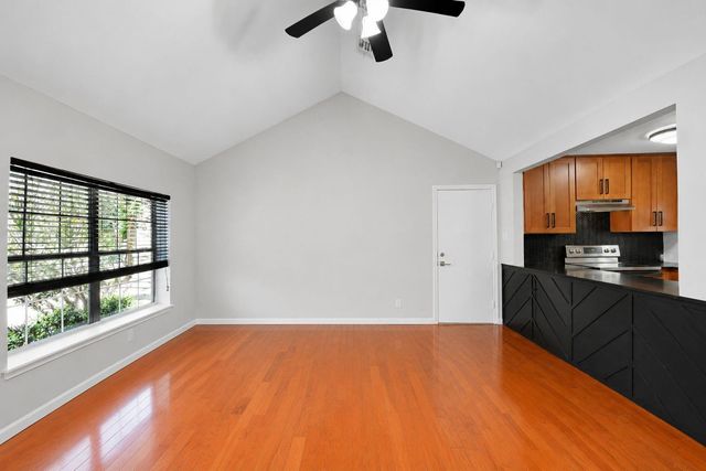 131 Kellyn Oaks Drive, Conroe, TX 77306