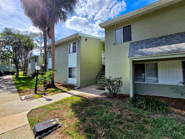 561 FAIRWAYS CIRCLE A, Ocala, FL 34472