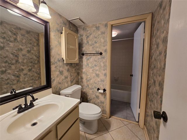 561 FAIRWAYS CIRCLE A, Ocala, FL 34472