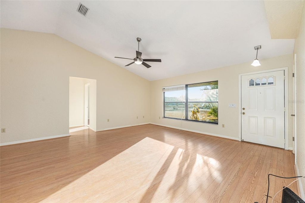 Image 9 of property listing at 10217 SW 74TH TERRACE, Ocala, FL 34476