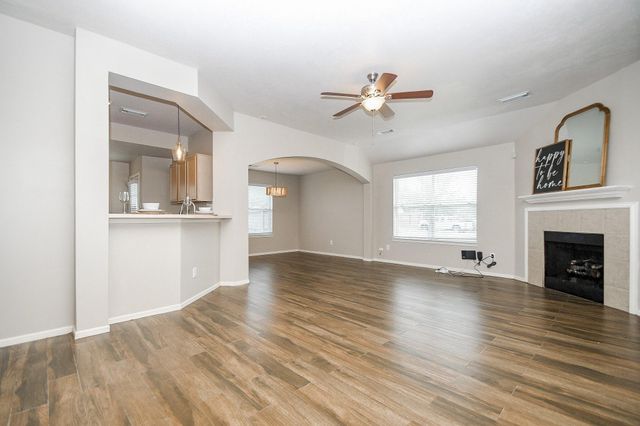 4527 Green Fawn Lane, Fresno, TX 77545