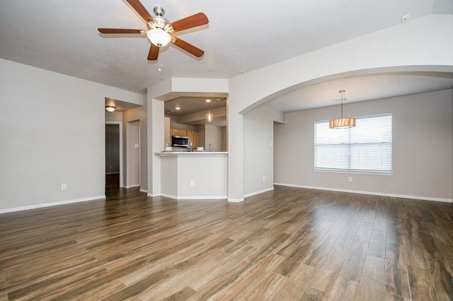 4527 Green Fawn Lane, Fresno, TX 77545