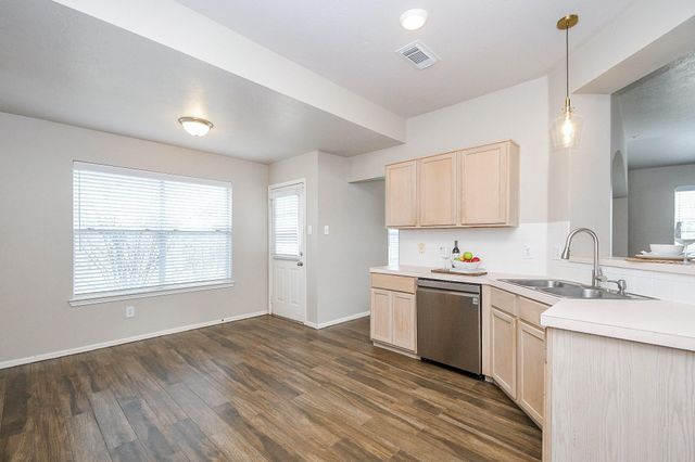 4527 Green Fawn Lane, Fresno, TX 77545