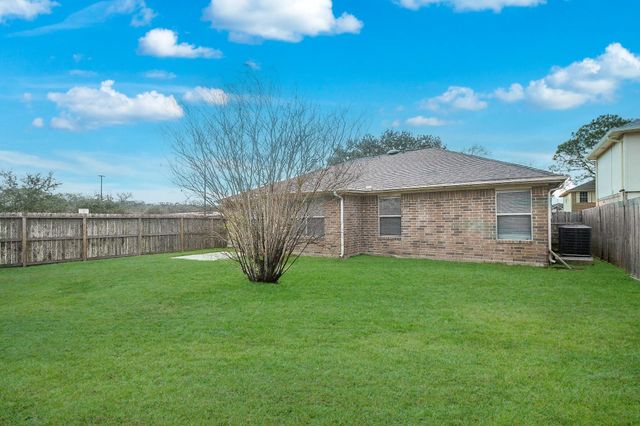 4527 Green Fawn Lane, Fresno, TX 77545