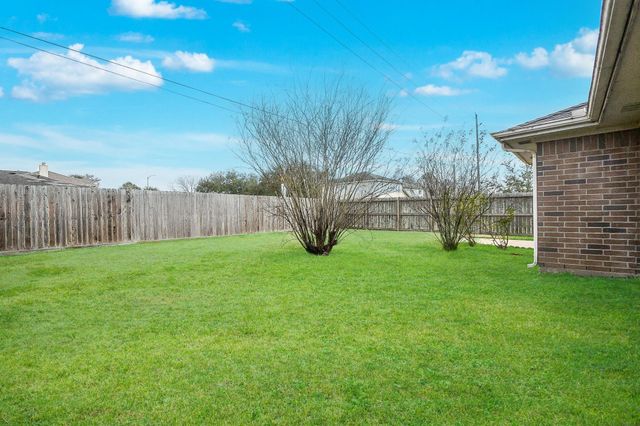 4527 Green Fawn Lane, Fresno, TX 77545