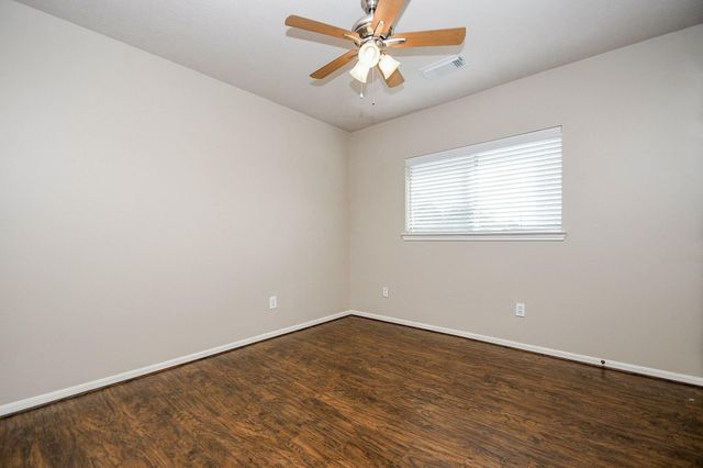 4527 Green Fawn Lane, Fresno, TX 77545