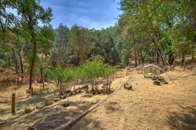 22684 Dog Bar Rd, Grass Valley, CA 95949