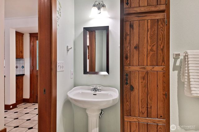 7391 Tauscher Road, Clinton, WA 98236