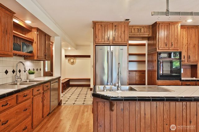 7391 Tauscher Road, Clinton, WA 98236