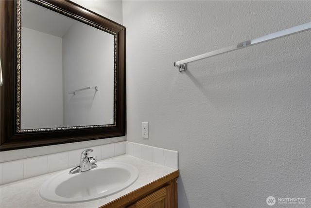 13605 116th Avenue Ct E, Puyallup, WA 98374