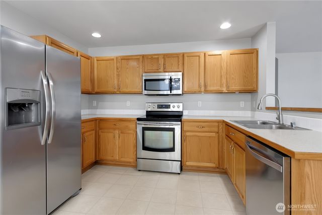 13605 116th Avenue Ct E, Puyallup, WA 98374