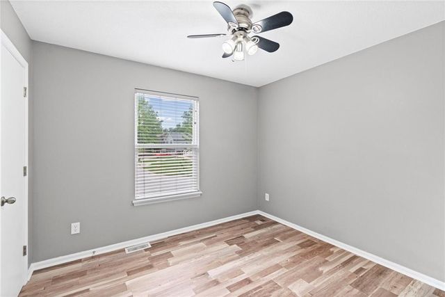 813 Ridgeview Street, Grain Valley, MO 64029