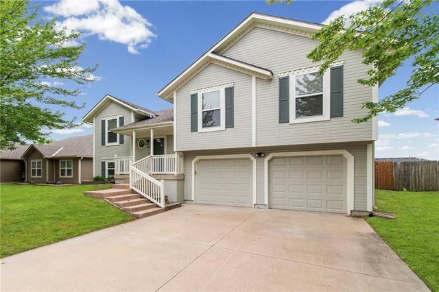 813 Ridgeview Street, Grain Valley, MO 64029
